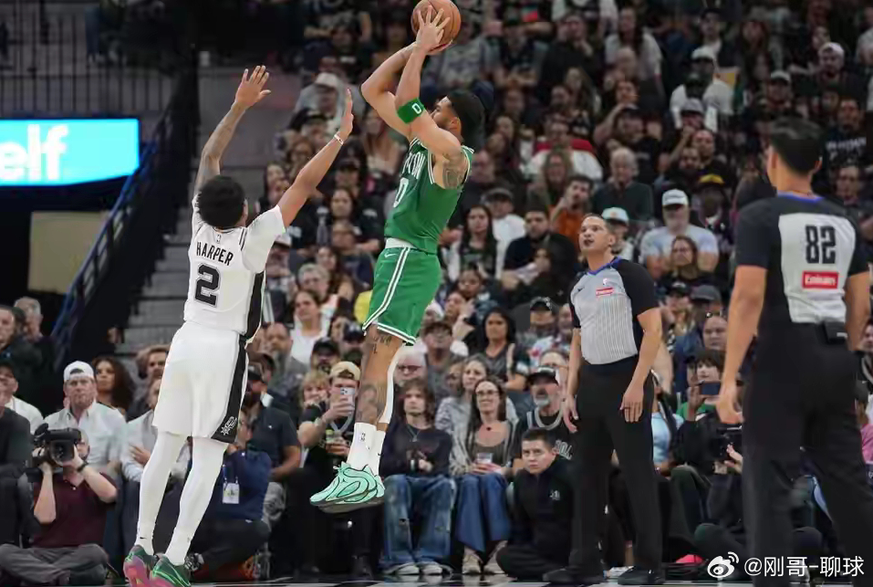 文班39+11马刺擒凯尔特人5连胜 塔图姆24+5布朗被逐凯尔特人vs马刺nba