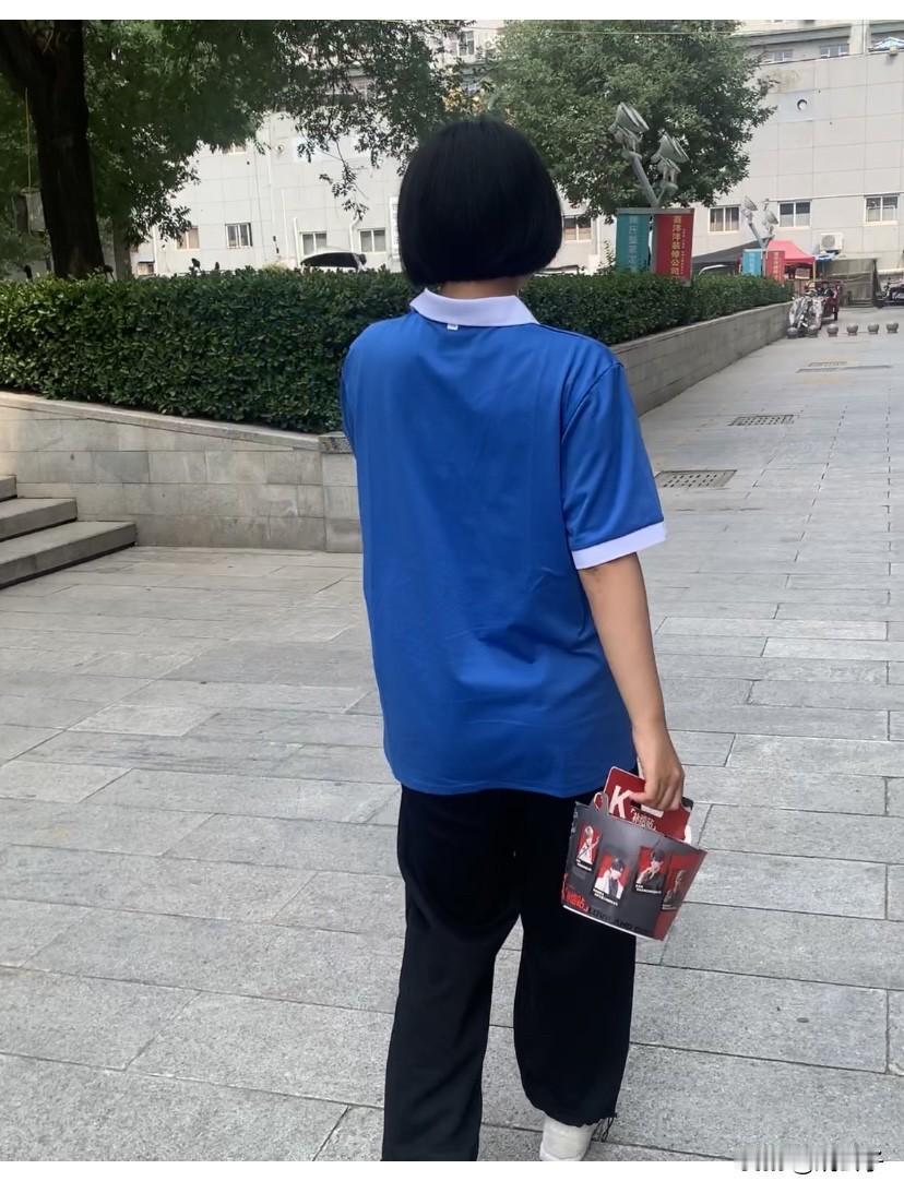 学校为什么不允许家长送饭？看到一则热点“家长给学生送餐，需要提供营养证明！”
