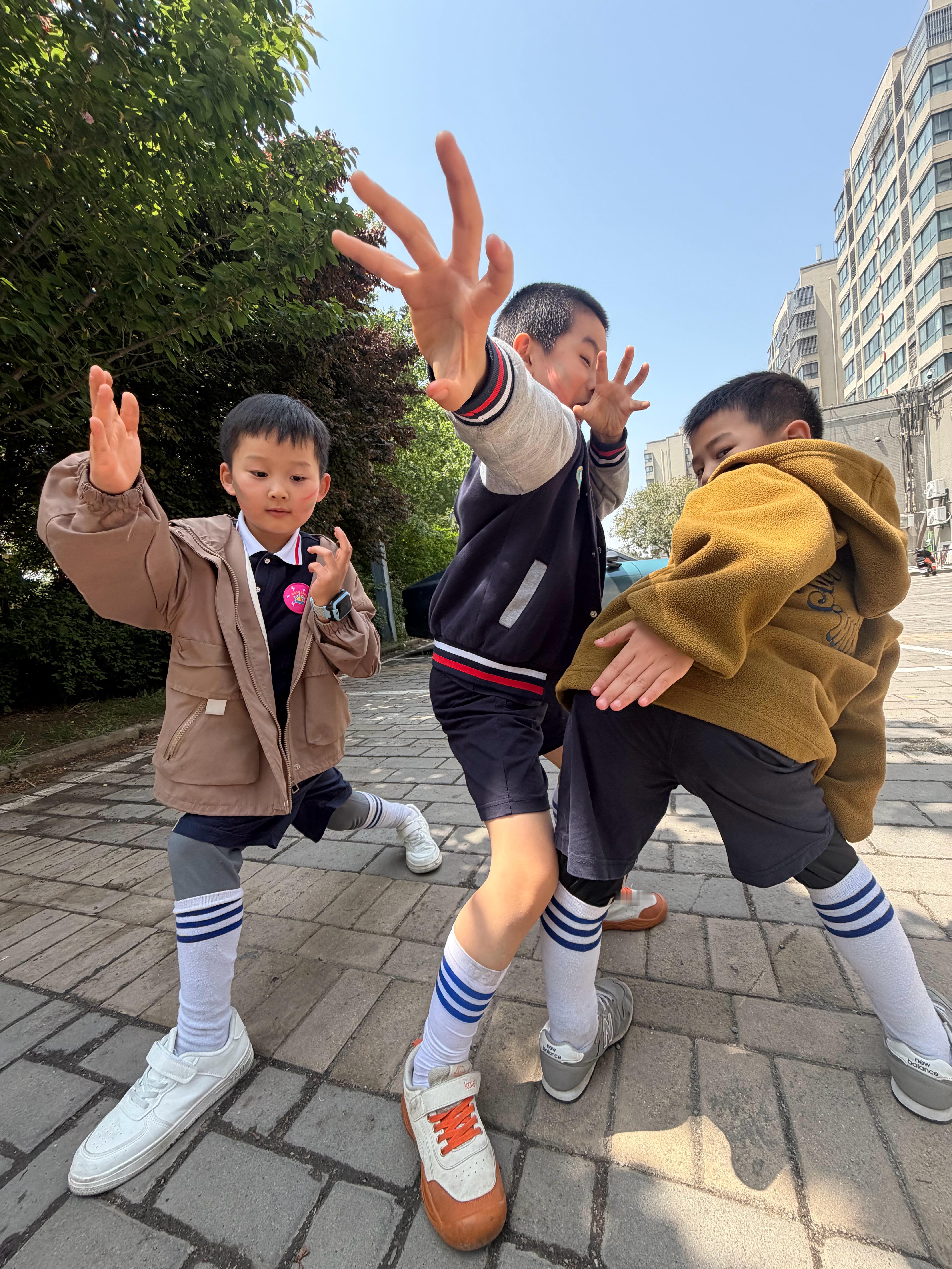 hhhh今日份GPT image惊喜来自漫画板，跟小朋友一起玩，脑洞大开 