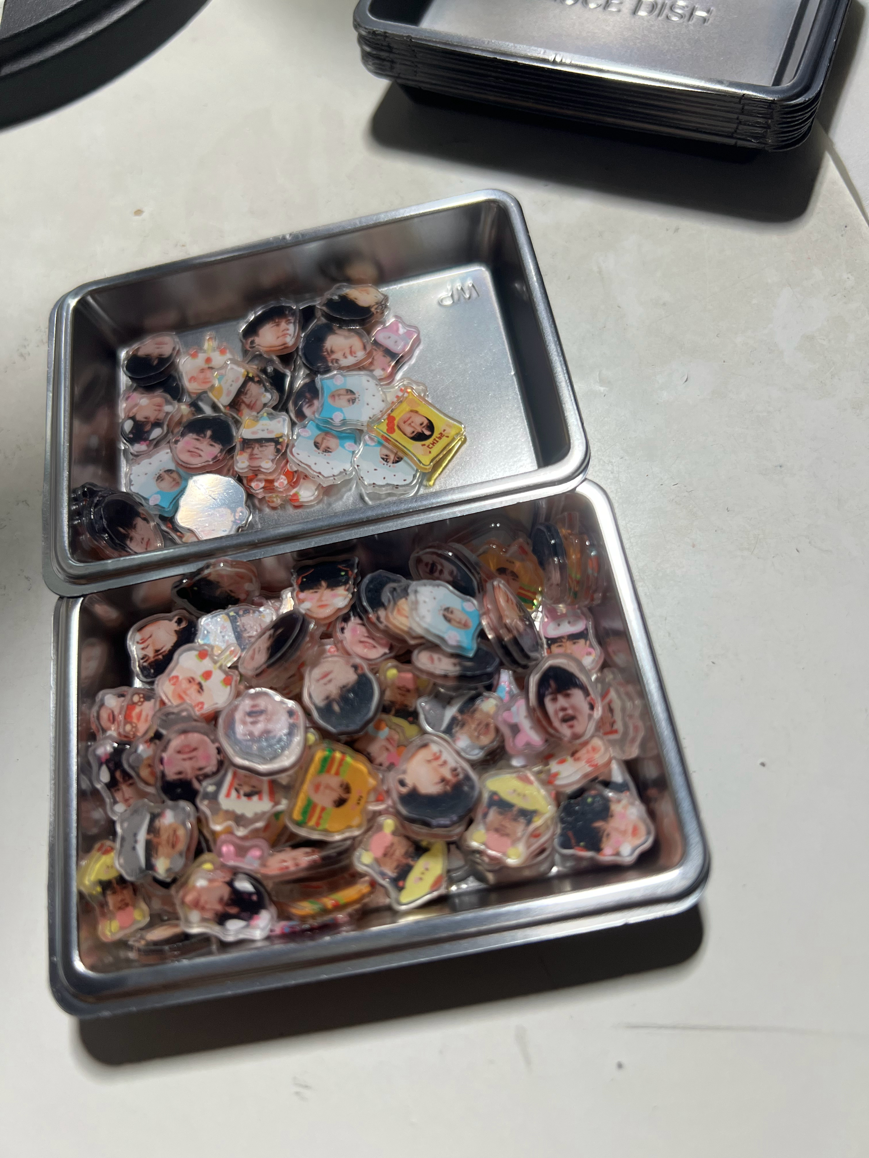 谁来告诉我一个亚克力撕膜简单的方法。 ​​​