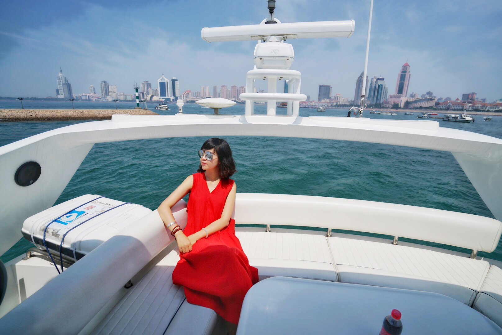 每到夏天，衣柜里总少一条连衣裙。尤其是要出门旅行时，总是少了脑海中想象着，和场景