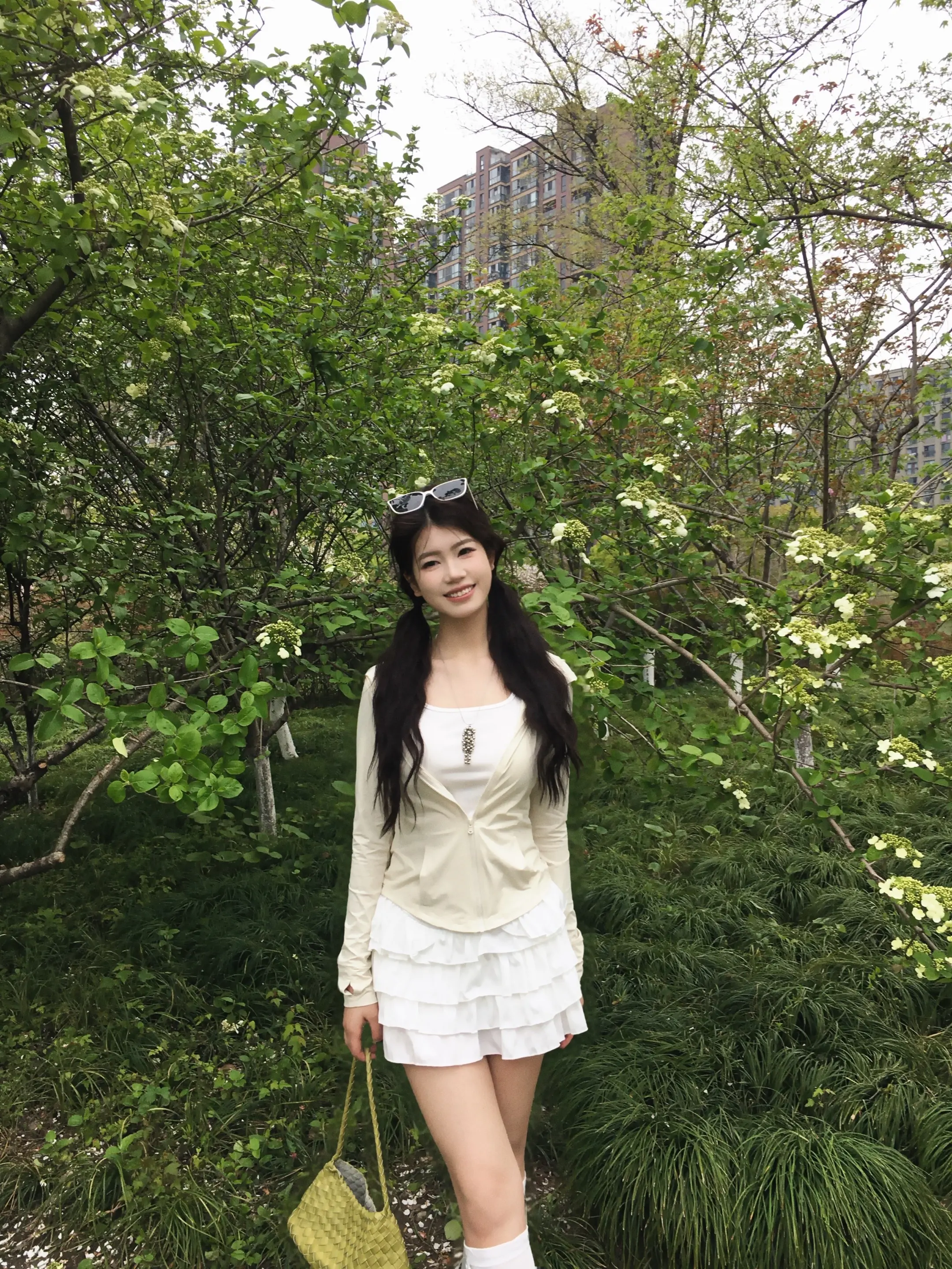 来来来 夏天必备的防晒衣穿起来 还是我们露思代言的！！！超好看还超好穿！