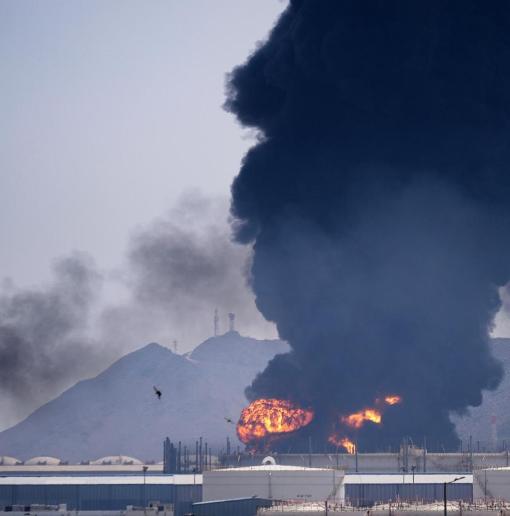 以色列无视美伊两周停火，继续轰炸伊朗的基础设施
 
内塔尼亚胡说，美帝和你停火，