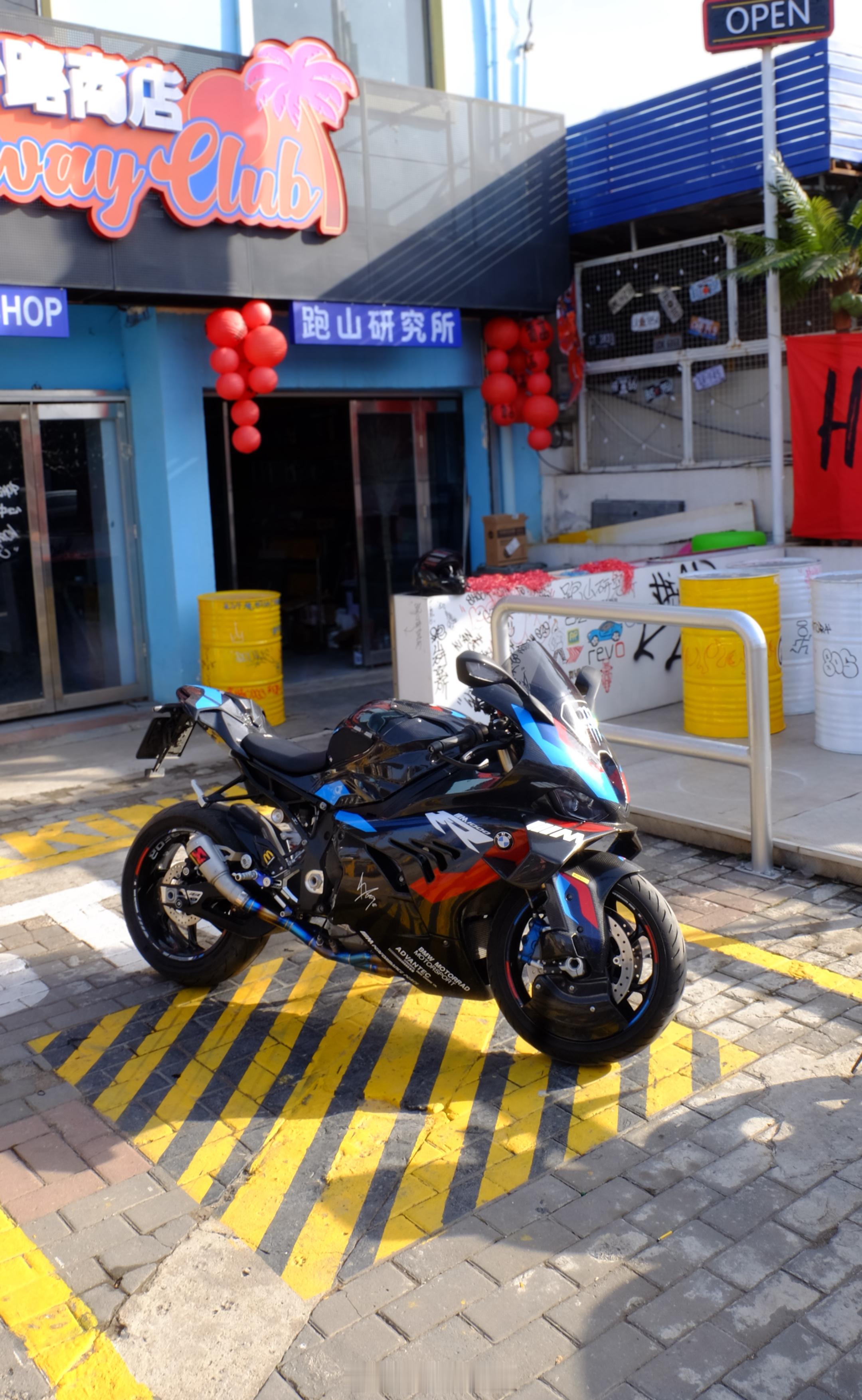 我们就是秦岭骑行第一站机车骑行 西安·80s Highway Club公路商店