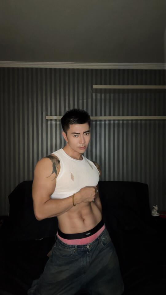 穿了NOEXIT半透条纹透气🩲