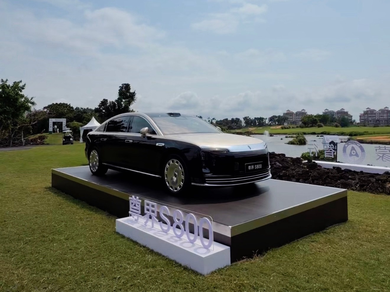 尊界S800连续10个月拿下百万豪车销冠，累计交付马上就要突破2万台了！华为和江