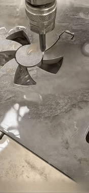 水才是这个世界上的主角，
水能孕育生命，
也能切割世上所有。