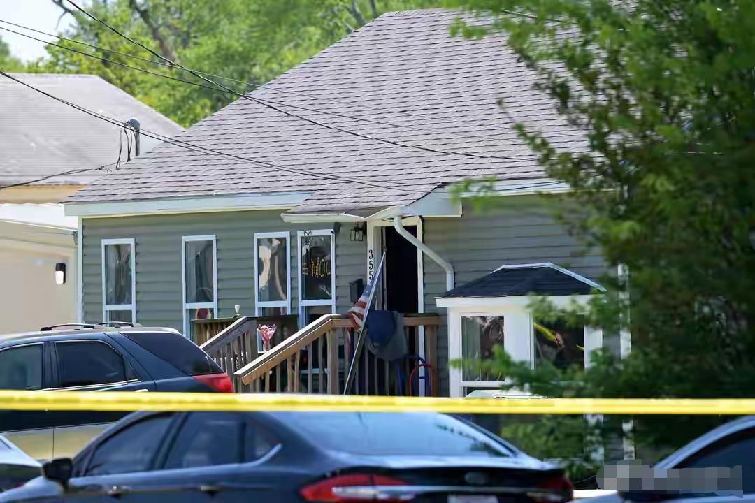 真有本事，31岁已经是7个孩子的父亲， 但是他又疯狂地枪杀了他们，还有一名亲属的