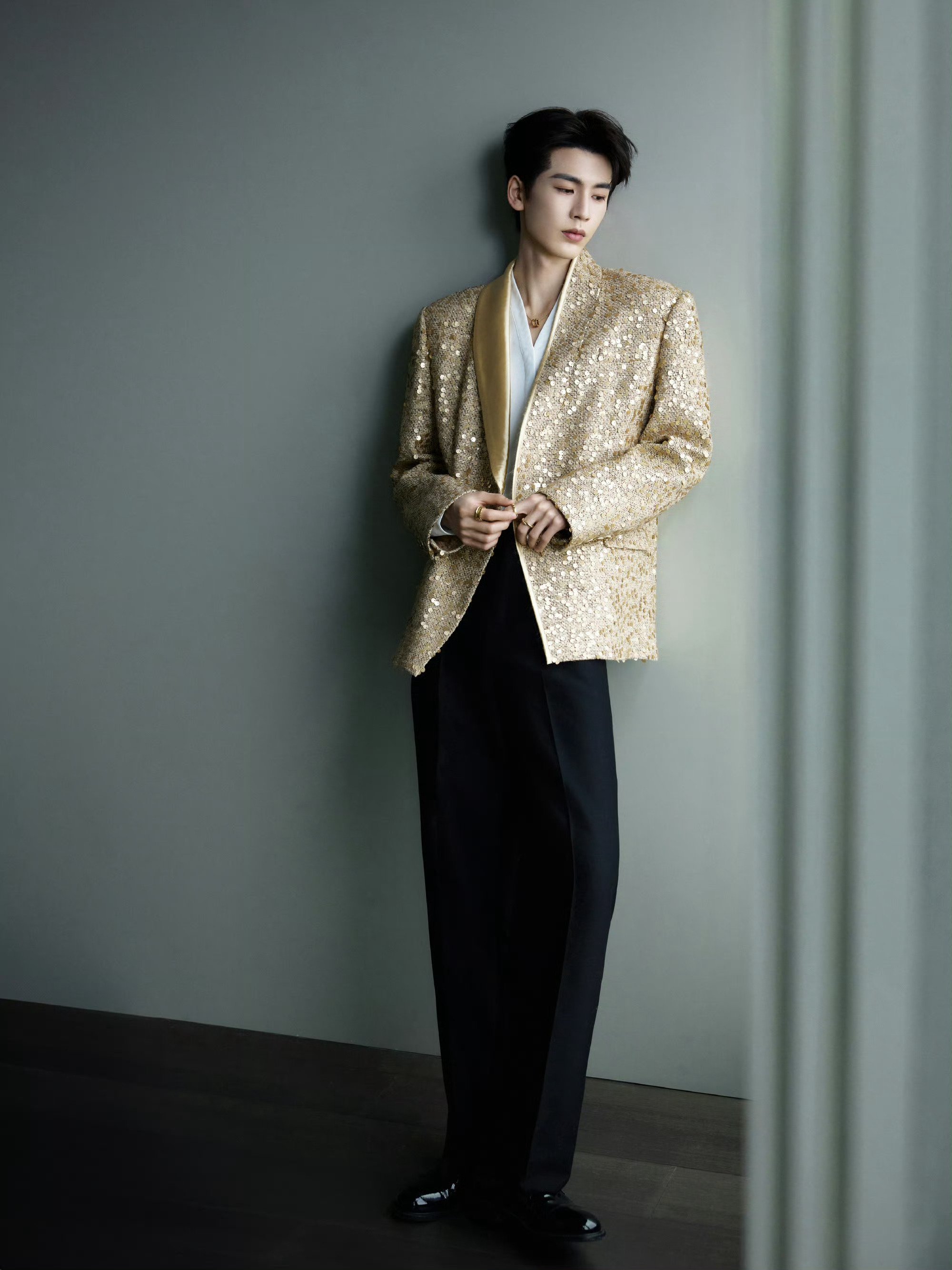 张凌赫✖️今日活动造型大片 张凌赫苏州线下活动