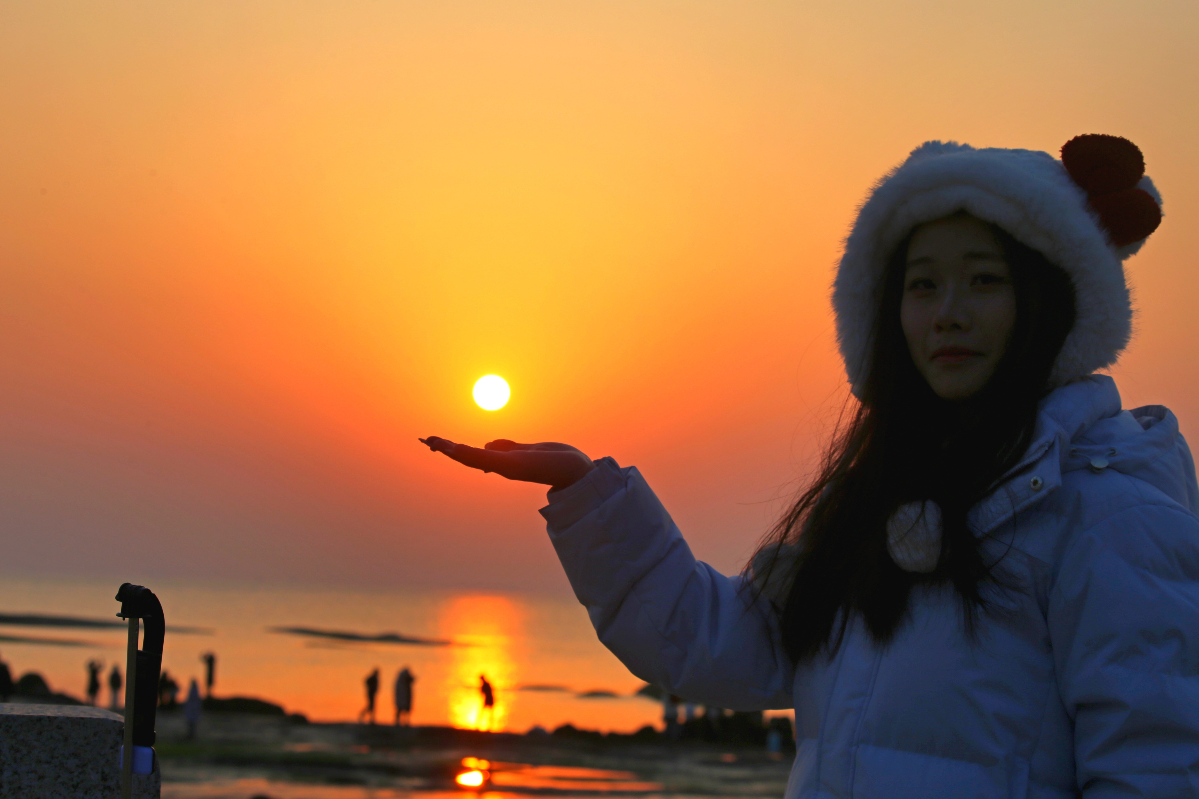【快查收2025第一份宇宙级浪漫 日照的浪漫氛围已拉满  镜头里的日照  】今日