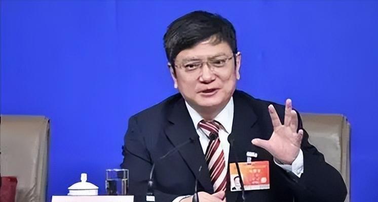 [微风]郑强教授，再次发出“王炸”言论，语出惊人！他说：“现在大家都去搞人工智能