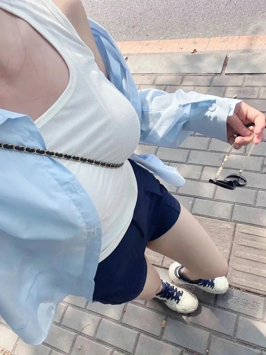 一件薄衬衫，接住夏日晚风