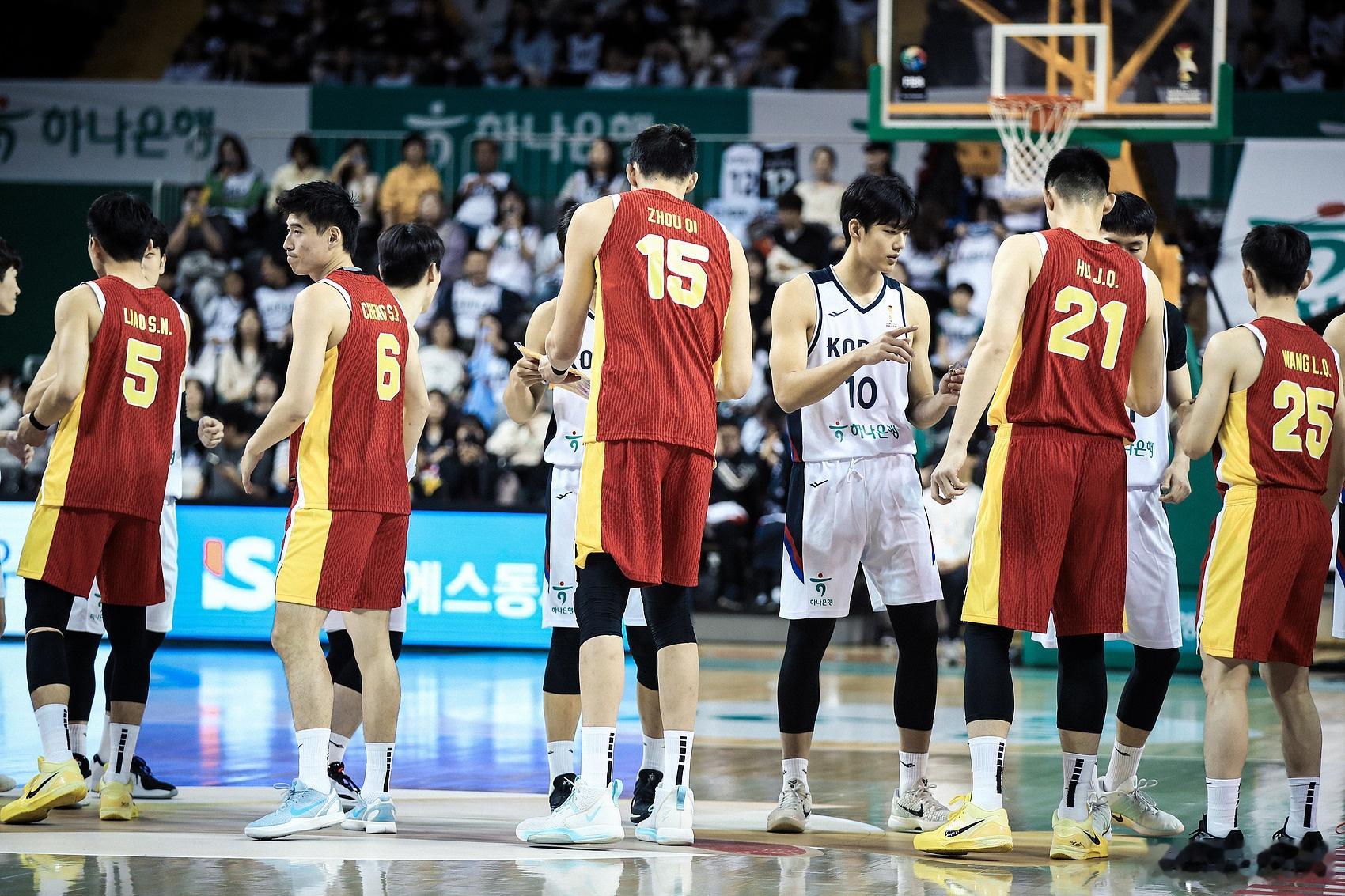 中国男篮想进军2027年世界杯，好像还真有点麻烦。今天晚上再次输给韩国后，中国男