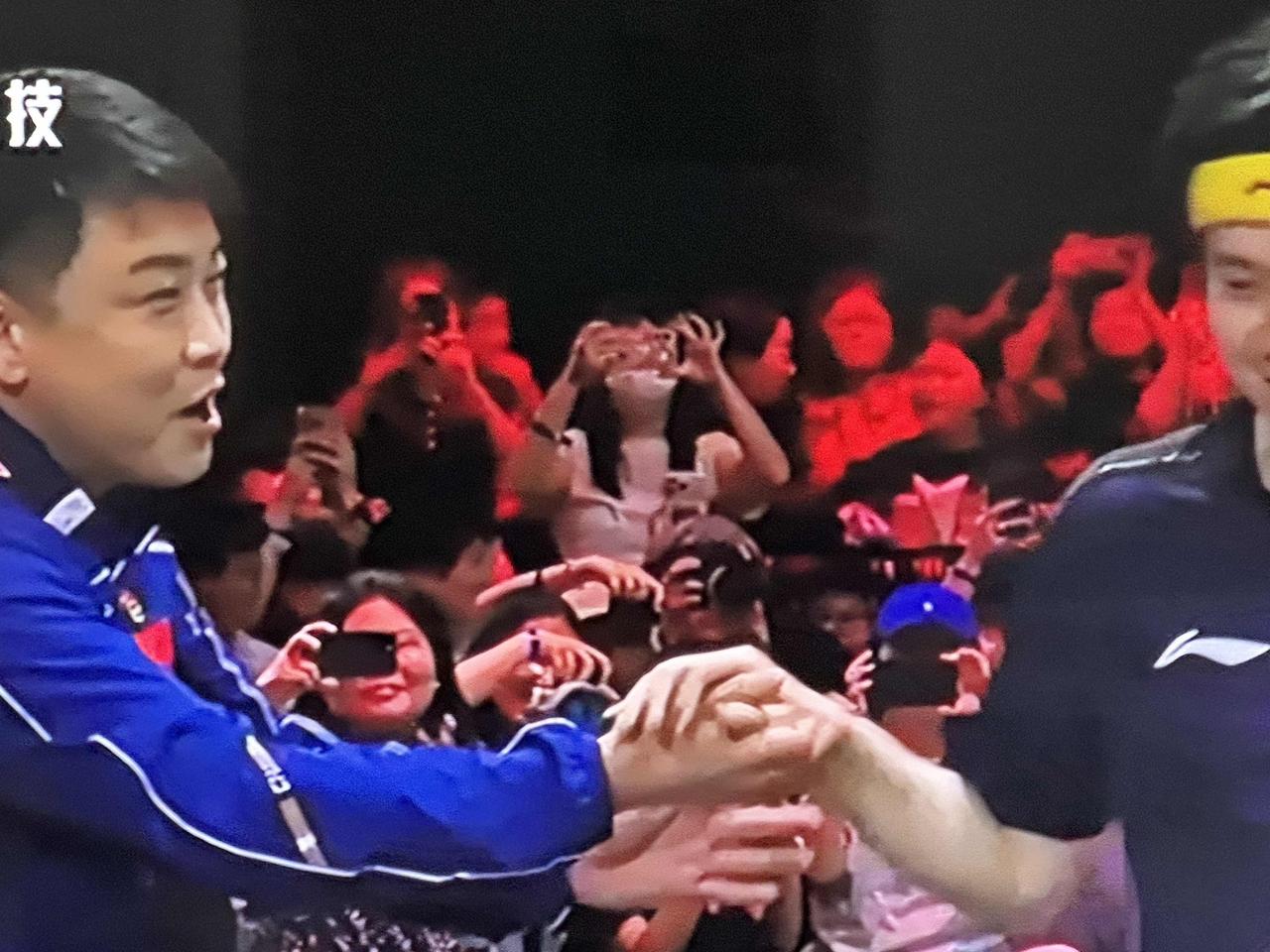 昨晚守在电视机前观看乒乓球大赛直播，王楚钦2026新加坡大满贯男单决赛，以四比零