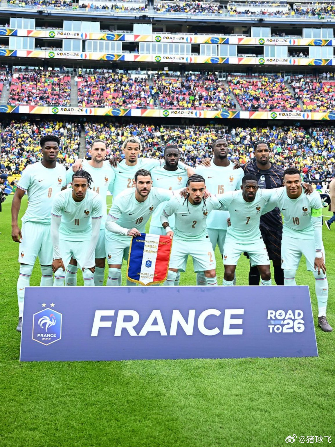 FIFA世界排名：法国登顶，西班牙退居第二国际足联周三公布最新一期世界排名。本期