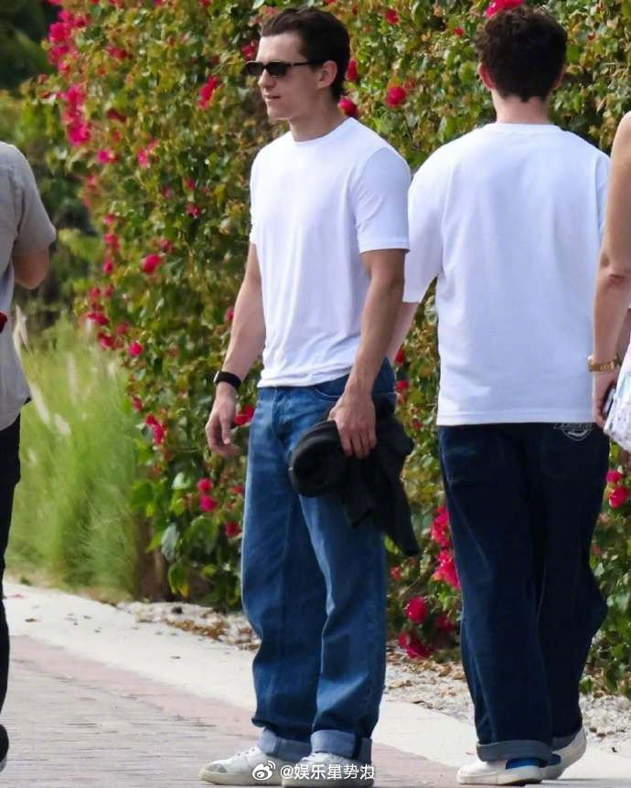 荷兰弟婚后首亮相 荷兰弟婚后首现身 荷兰弟婚后首次公开露面，地点是在迈阿密海滩。