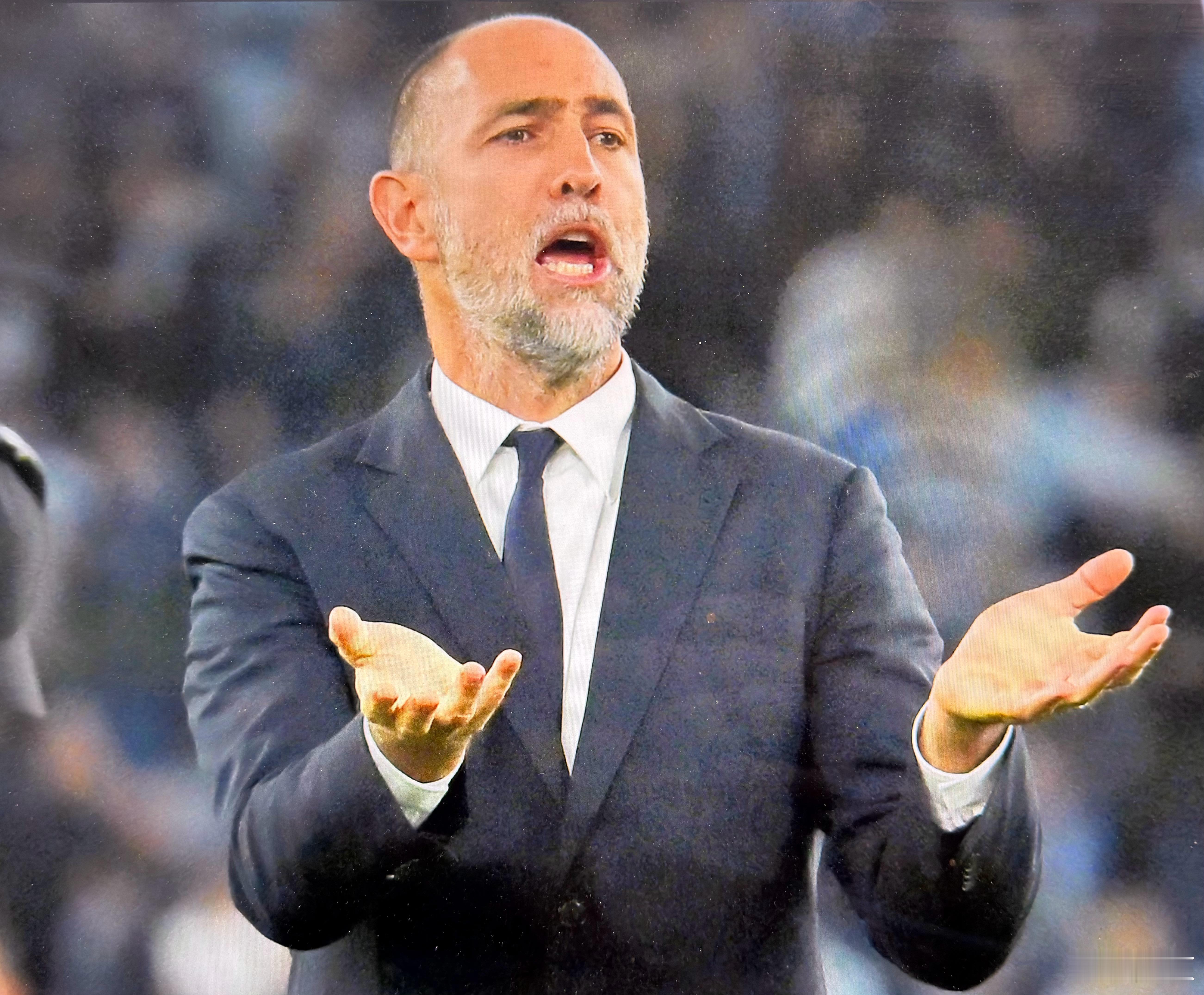 就目前市场可用教练，个人觉得图多尔也许值得一试。擅长救火，在尤文图斯和拉齐奥有过