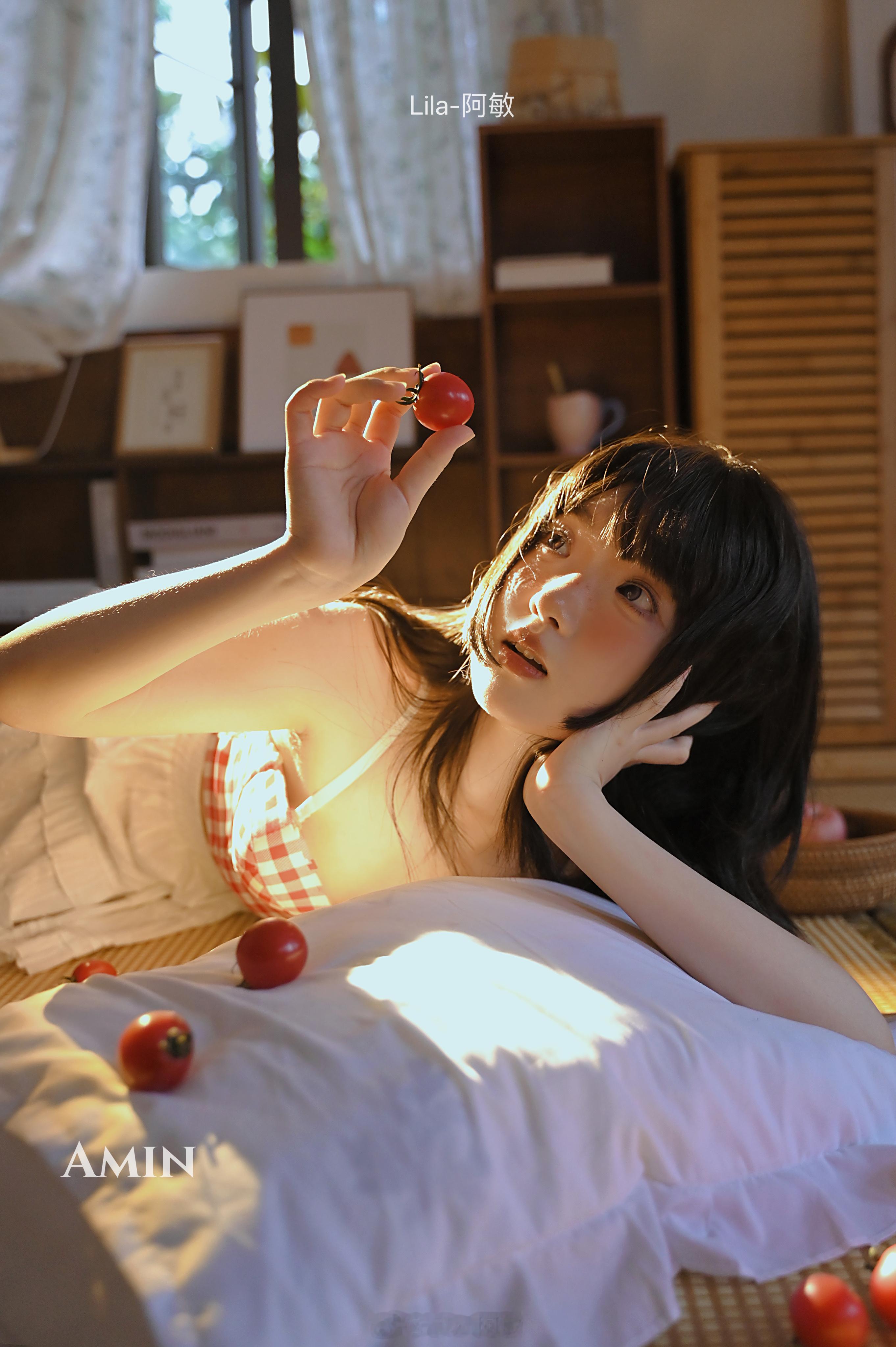 番茄和金鱼是夏天的入场券摄影师成都约拍[超话]少女写真光影写真  ​​​