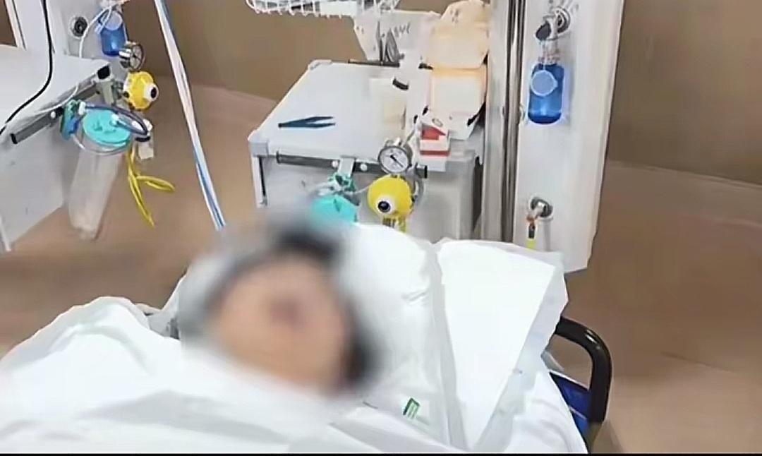 上海这位女子，太让人心疼了！53岁独居出租屋，突发脑梗昏迷十几天才被发现，父母早