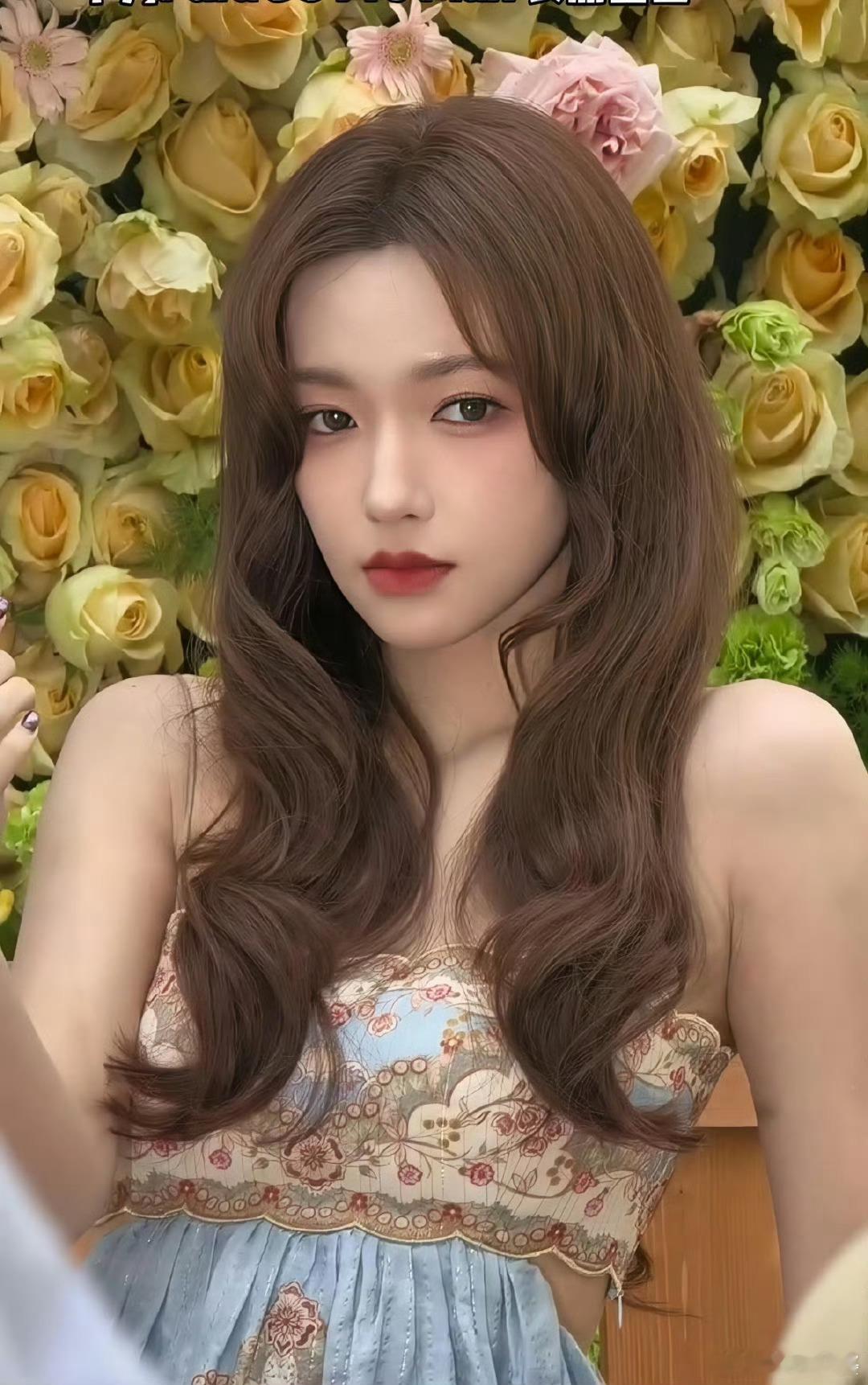 今天被程潇的活动造型狠狠戳中心巴💚!完全花仙子！程潇