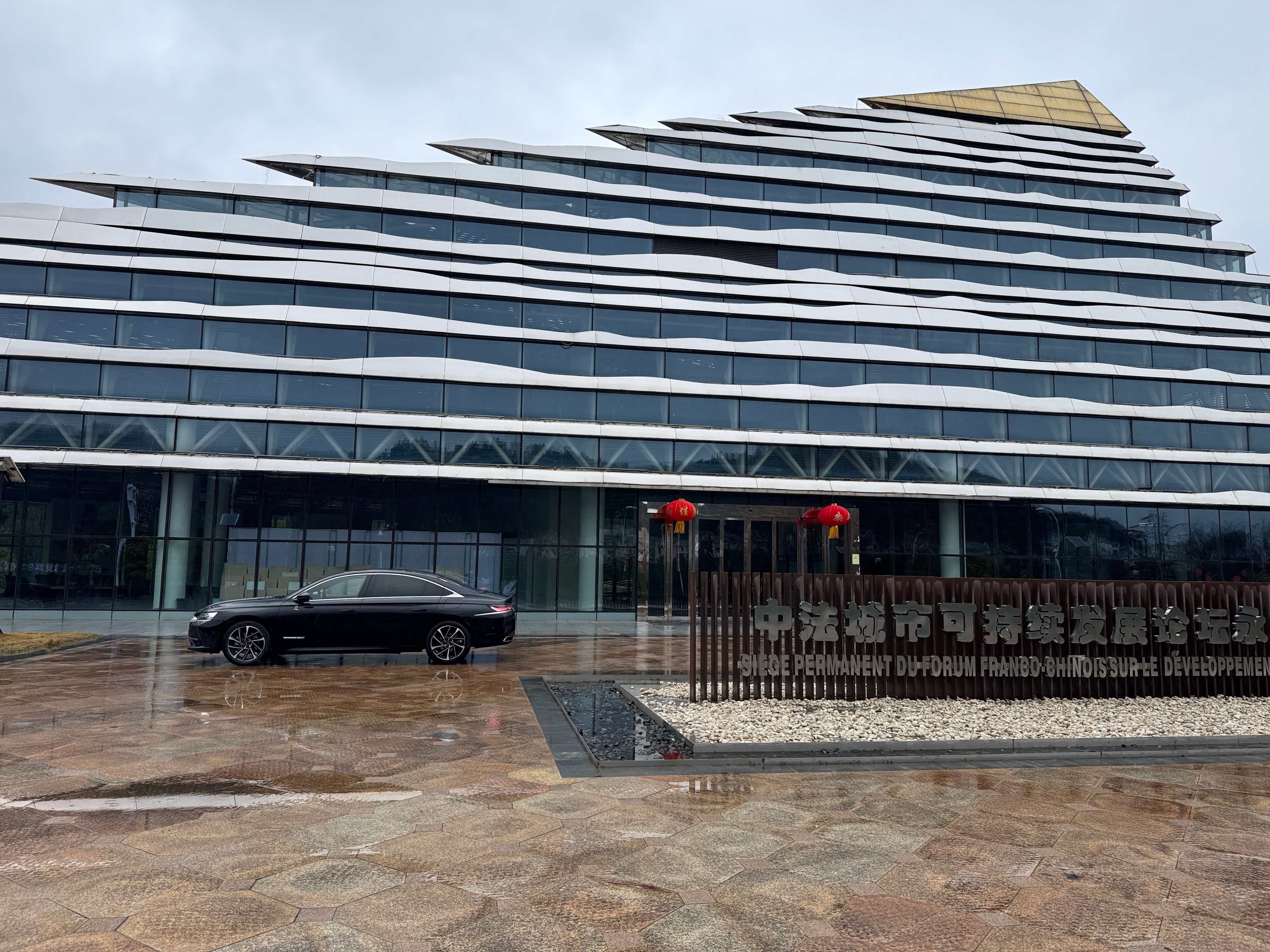 我的车真好看呀谁在钟情法系车 武汉·中法城市可持续发展论坛永久会址