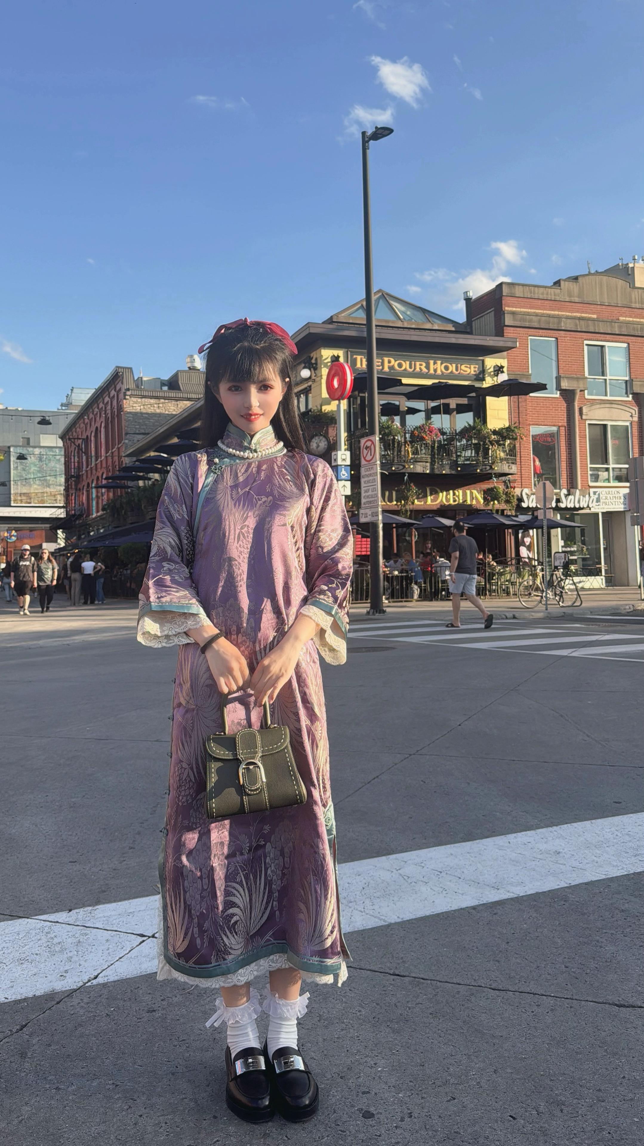 穷游富游，都不如，少年游。