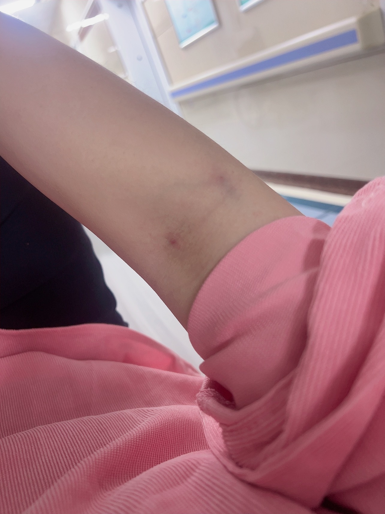 一住院就是各种抽血，一早上抽四次血，八管🧪胳膊都快扎成筛子！没招了！不疼，根本