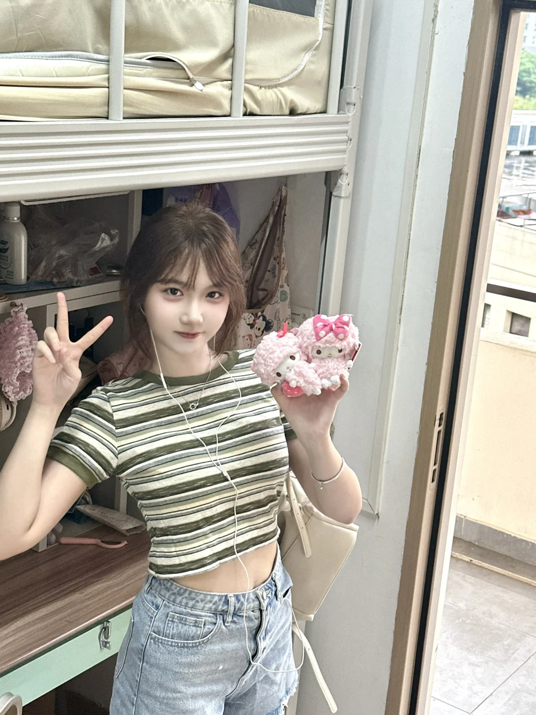 04 女大｜在学校当然要天天开心