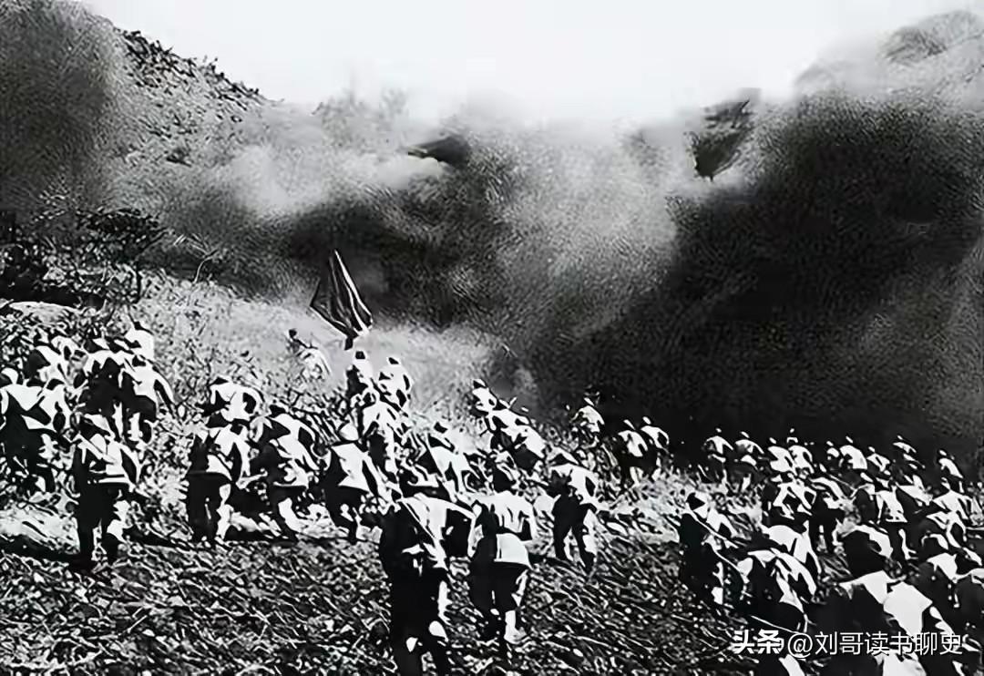 美军记者架好相机，想拍志愿军溃败。取景框里的一幕，让他愣住了。

修理山被炸平了