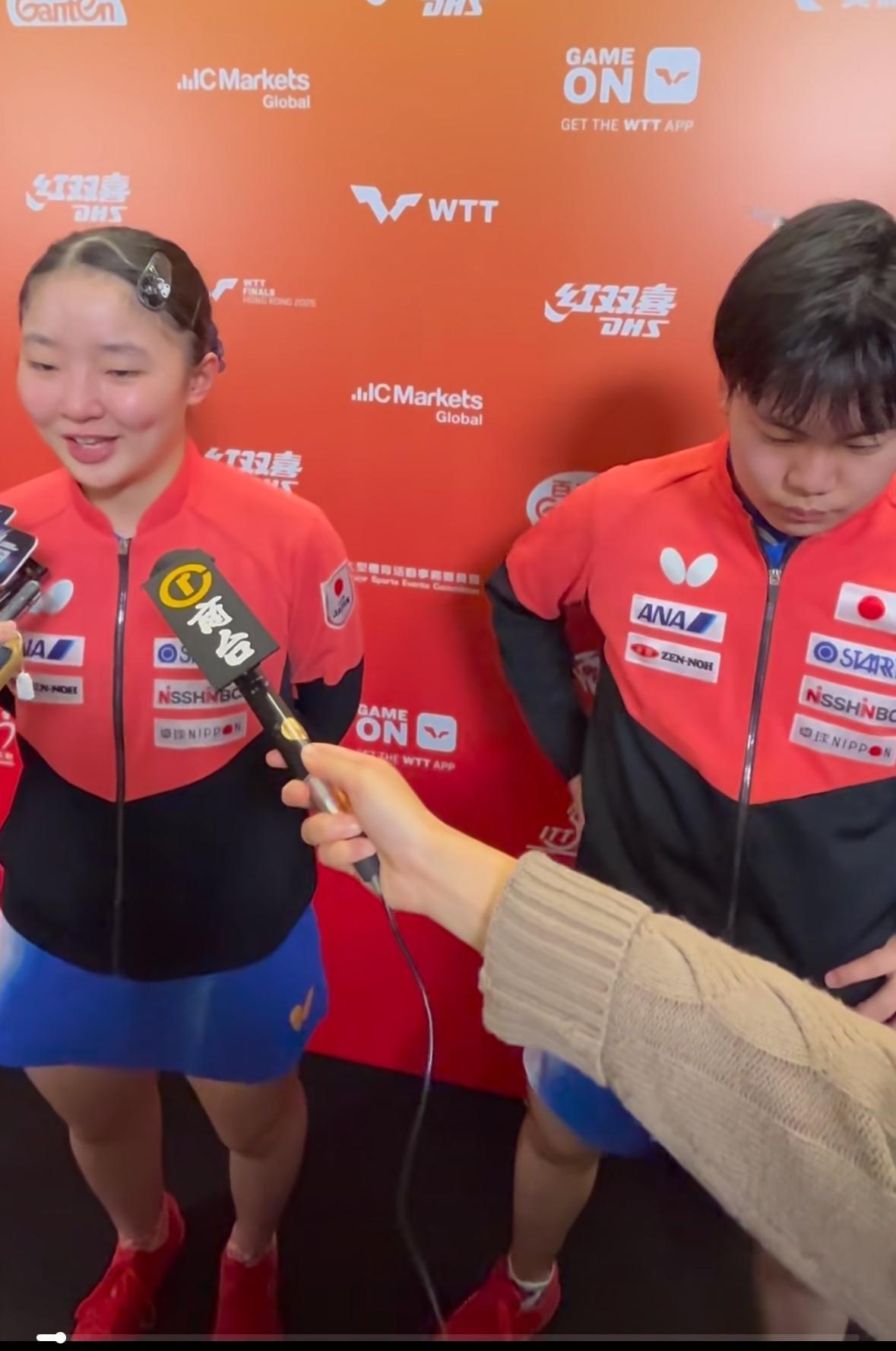 张本美和/松岛辉空0:3莎头后的采访：“孙颖莎/王楚钦的球迷太厉害👍
感受到观