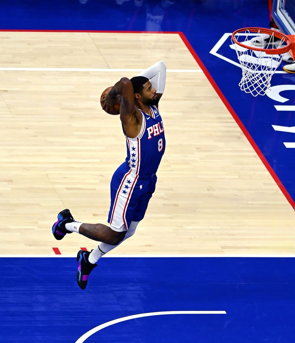 低谷是山顶的一部分。晚安,保罗乔治