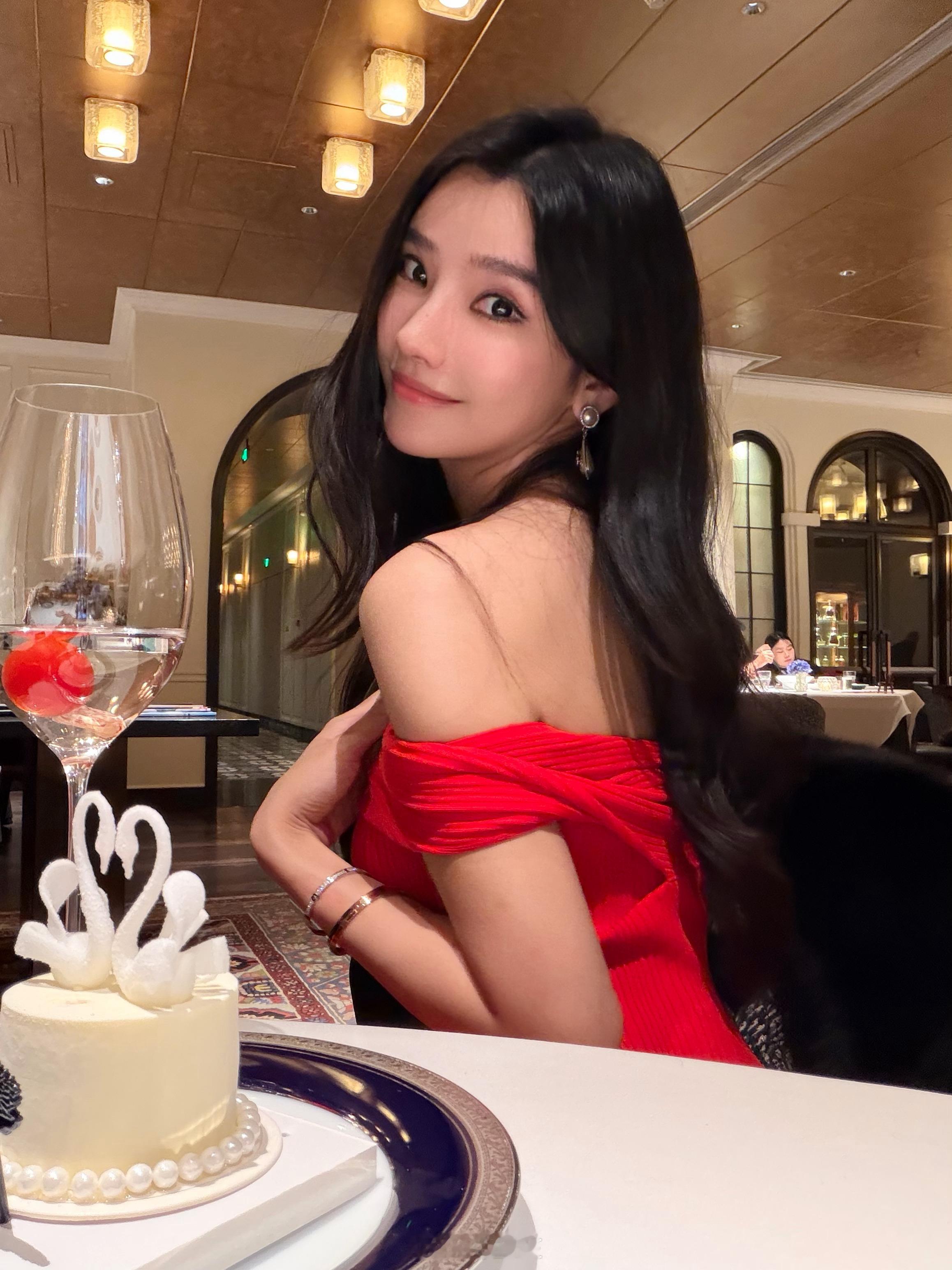 结婚两周年✌🏻时间过的好快 还好有你陪我 