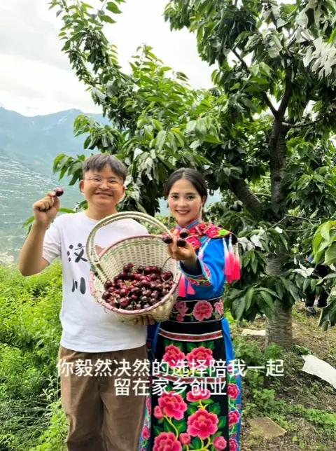 汶川“抗震小英雄”林浩的妻子18日在成都一家医院生下一个女婴，网友们纷纷送去祝福
