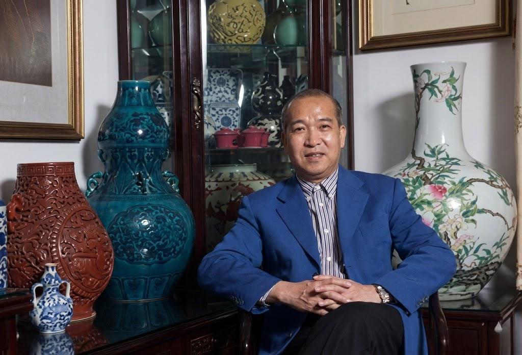 1981年，广东一男子继承巨额家产后，竟跑到英国伦敦，天天穿着破衣烂衫扛麻袋，活