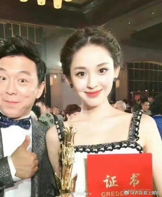 无论是早期还是现在，娜扎还是很美的。期待新作品，期待下一个她 