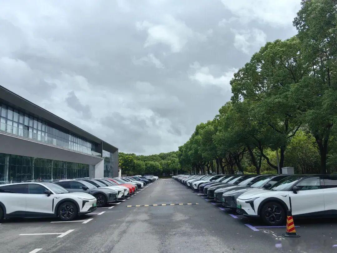 【爱车安全贴士 还能“复活”？又一造车新势力宣布预重整！】停摆近一年的极越汽车又