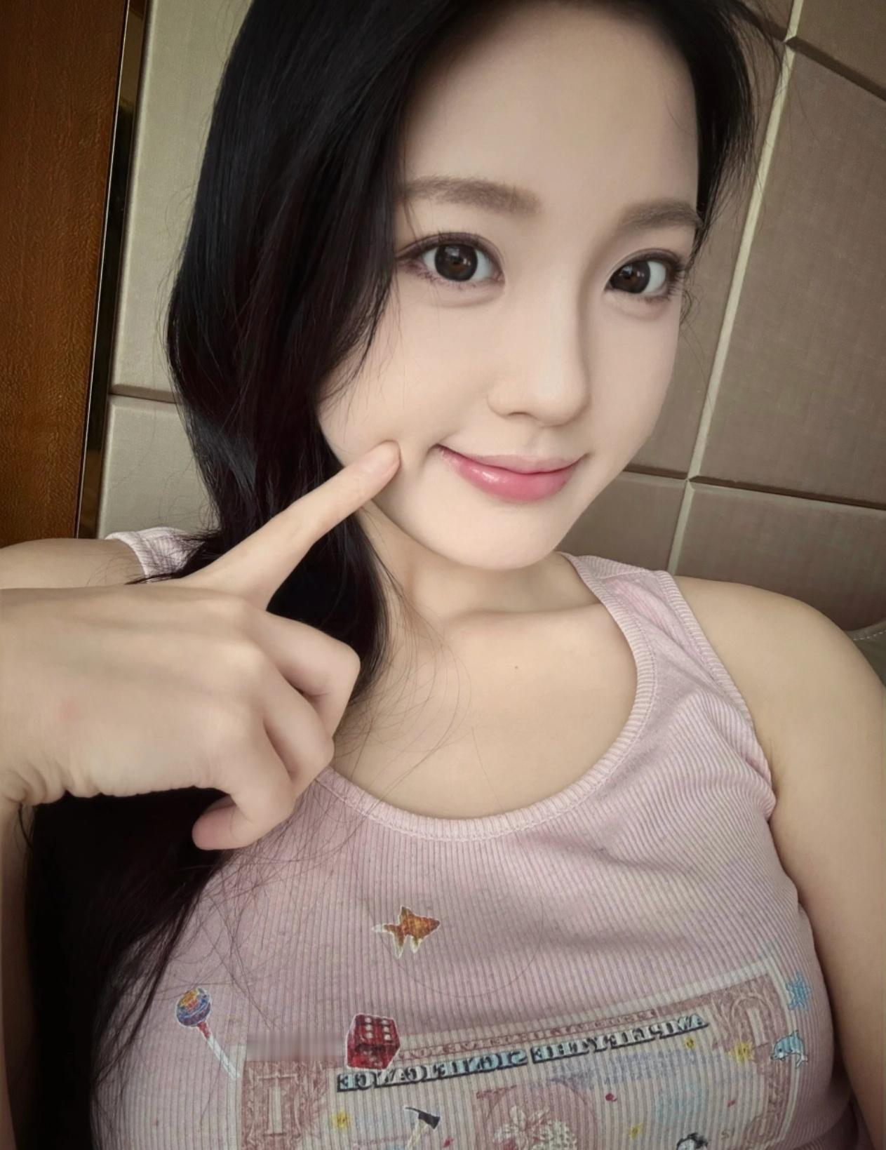 每天早起打卡正经又好看的小伙伴们早鸭 ​ ​​​