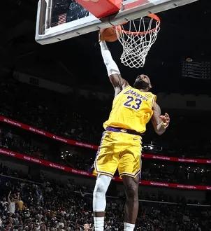 詹姆斯41岁了，身体依然是顶级。
保养的实在是太好了。
今天，打鹈鹕，又是30分