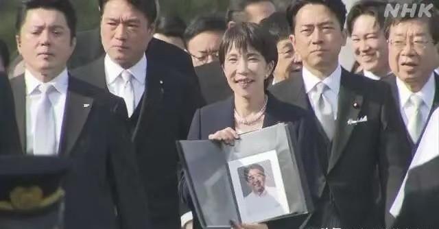 高市早苗最害怕的事情来了，商务部通告全球，禁止对日本稀土出口

高市早苗上台没多