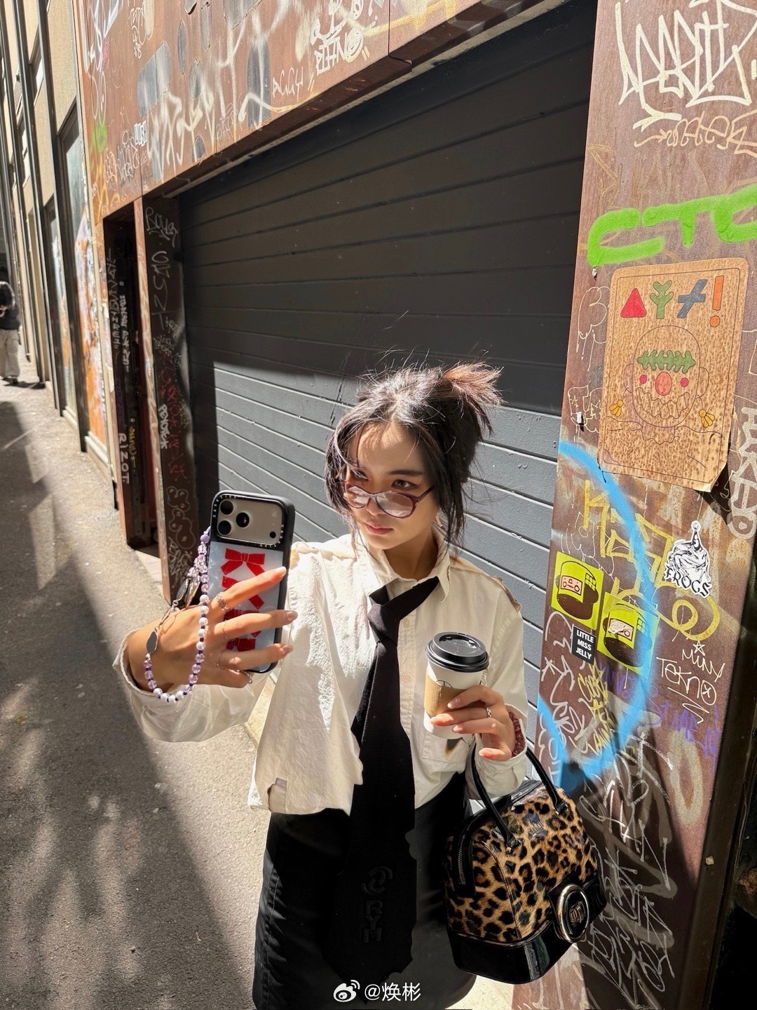 消费升级，香港满大街随处可见最新款iPhone。 ​​​