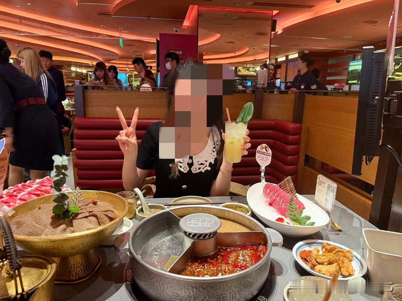 5年前让我爱的死去活来的那位女人，让我日思夜想煎熬了5年。这5年来我感觉得不到她