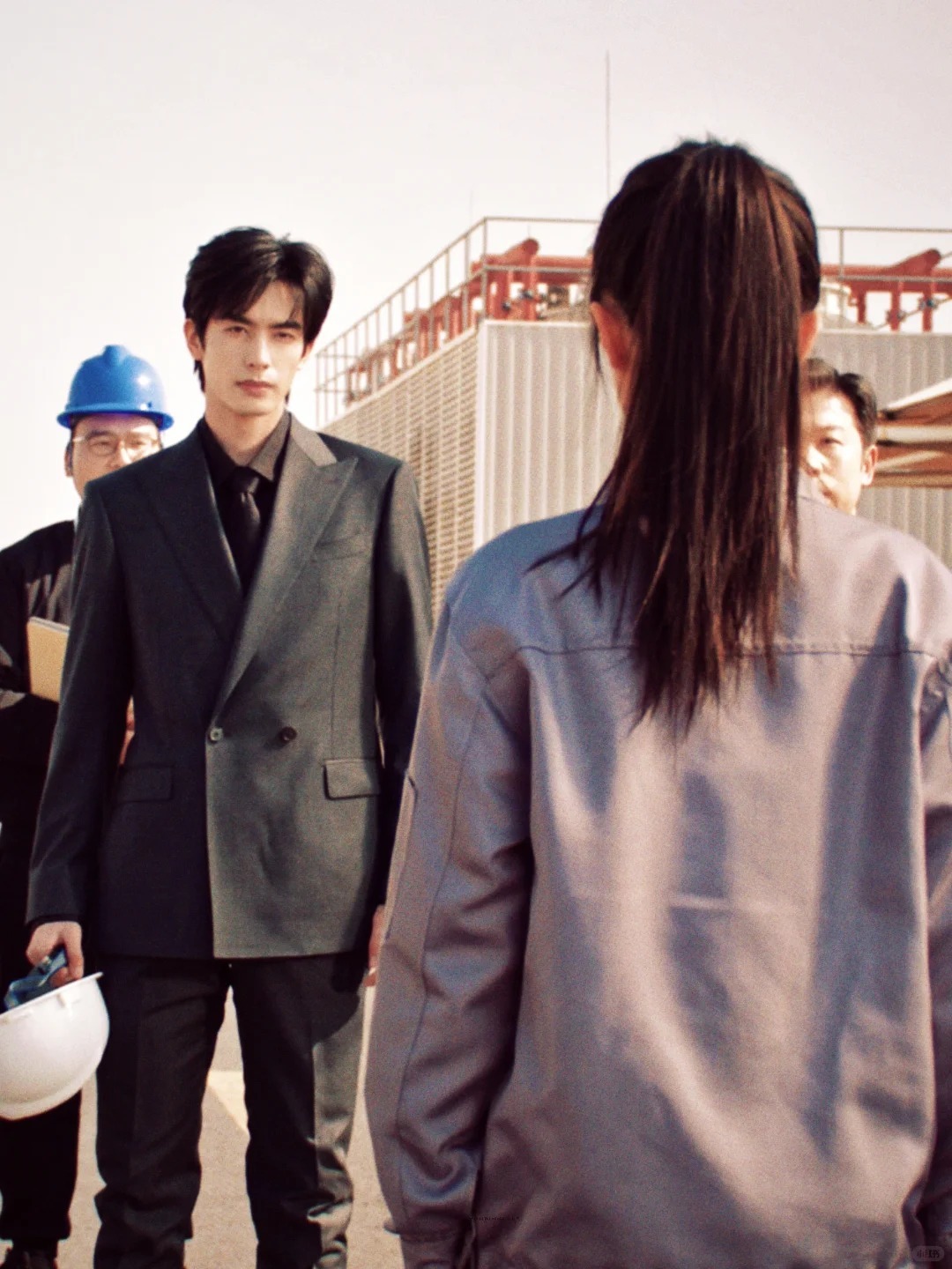 宋威龙新剧 一个人的恨海情天宋威龙这演的哪是霸总，分明是内心戏超多的自我攻略王者