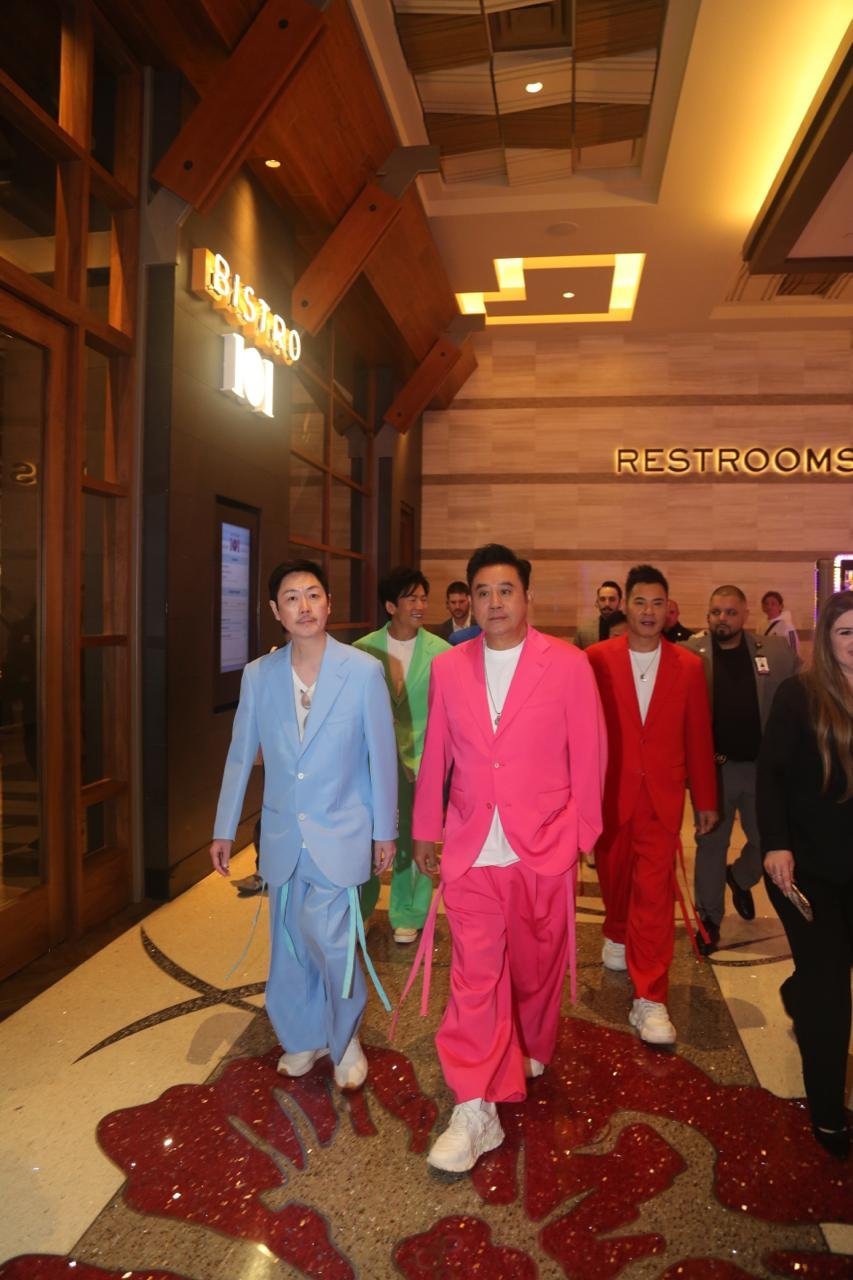 HeyBrother兄弟团 舞台之上流露的真挚情谊格外戳心💕现场畅谈过往，诉说