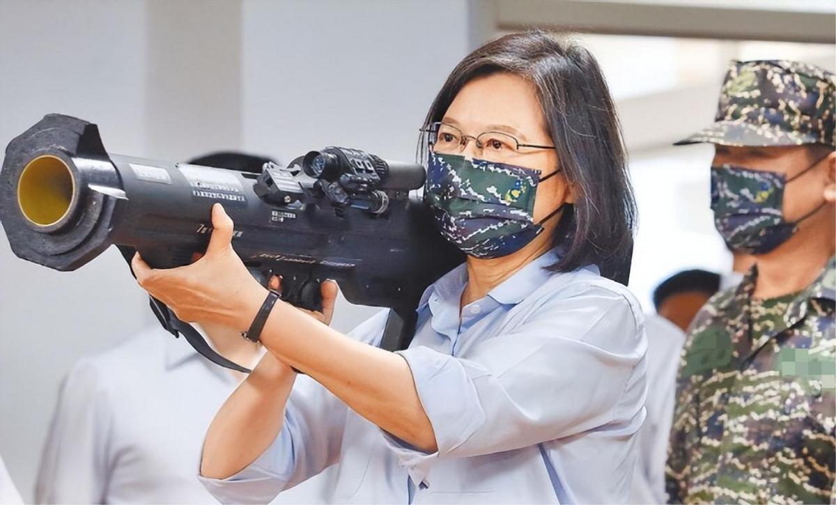 被美国压得喘不过气？蔡英文对外不敢表态是否会登上太平岛

近期，台当局控制的太平