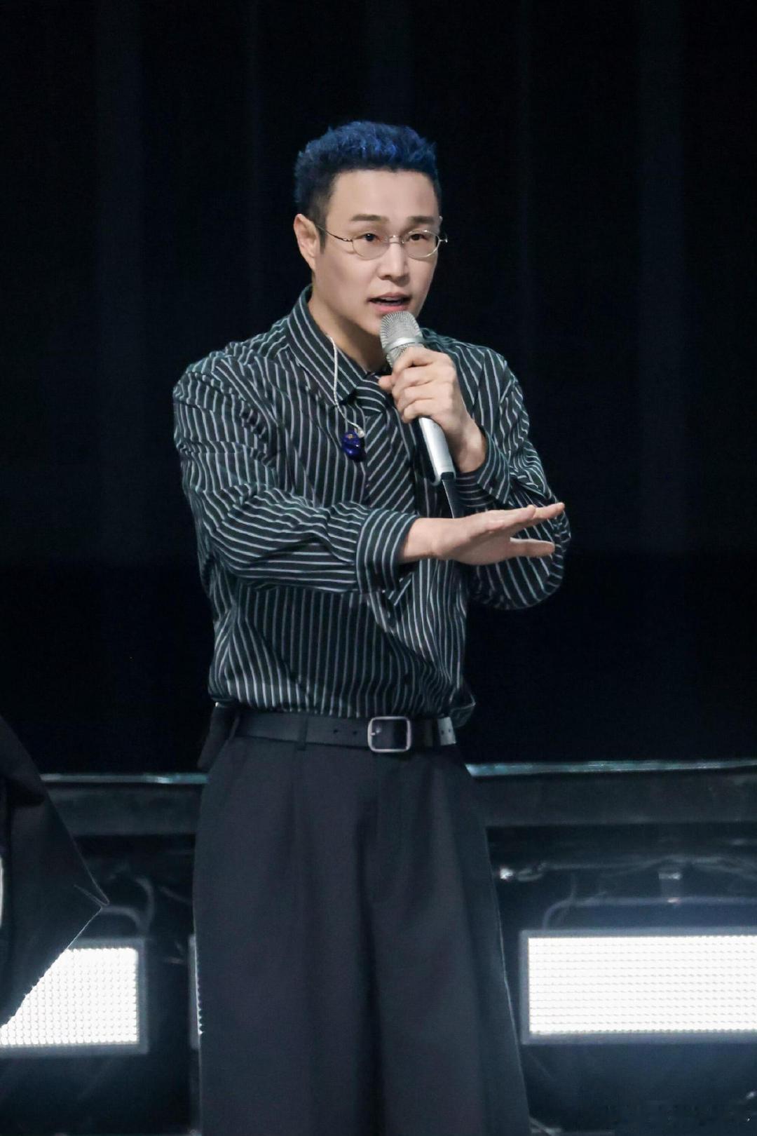 小沈阳四公个喜排名披荆斩棘五公组队小沈阳四公个喜排名第三，唱功和舞台感染力双双在