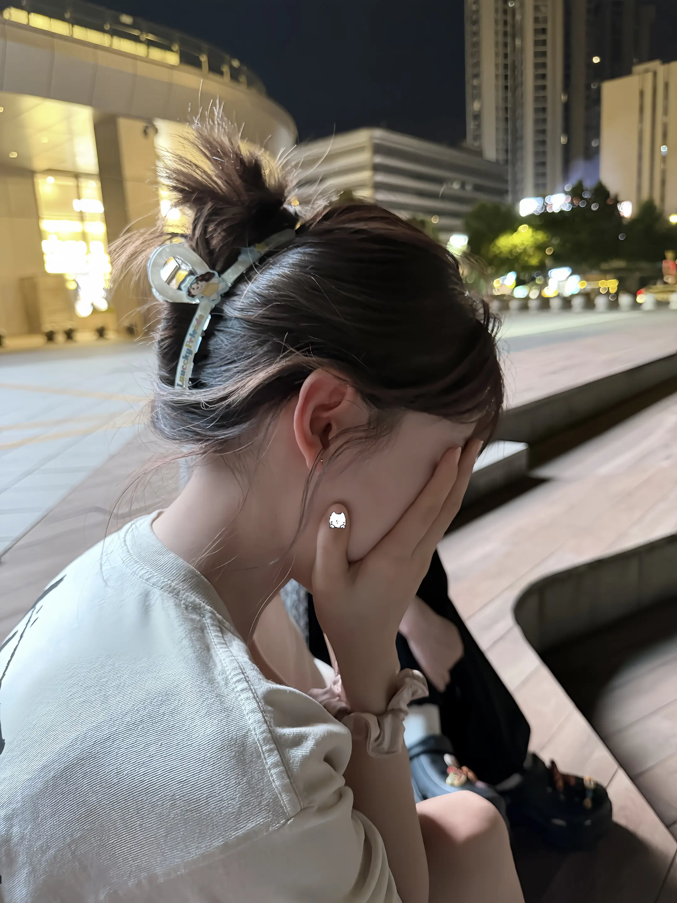 27 岁的我还是和 17 岁时候一样 遇到事情就哭 我的心还是没能成长...