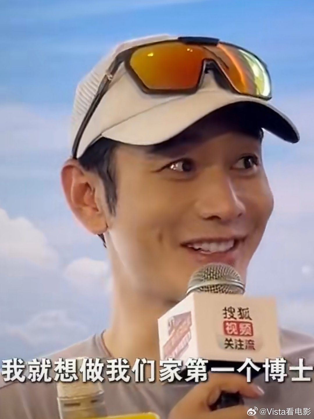 黄晓明今年二战考博突然想起来黄晓明是山东人怪不得对考学那么有执念哈哈哈哈哈哈名不