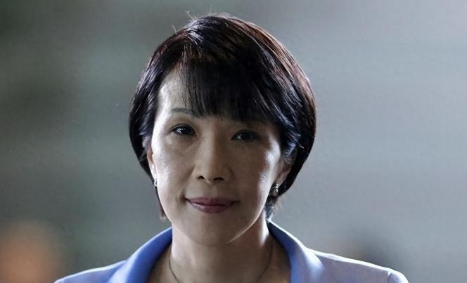 谁能想到，就在所有人的目光都紧盯周边海域那些来回试探的军舰时，日本却在暗地里憋出