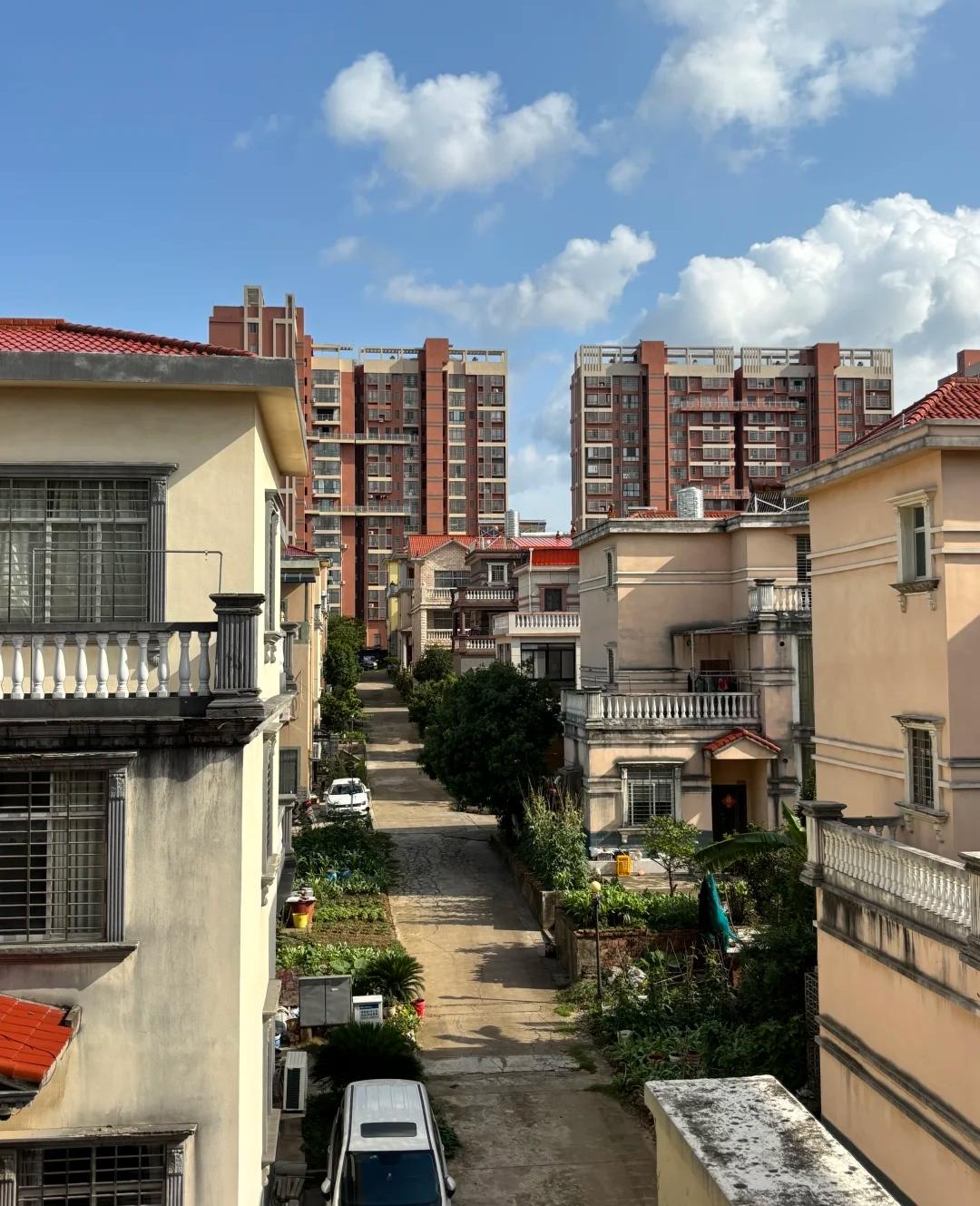 上海72岁周老太这事，真得给所有老人提个醒！把860万的房子过户给女儿，还特意留