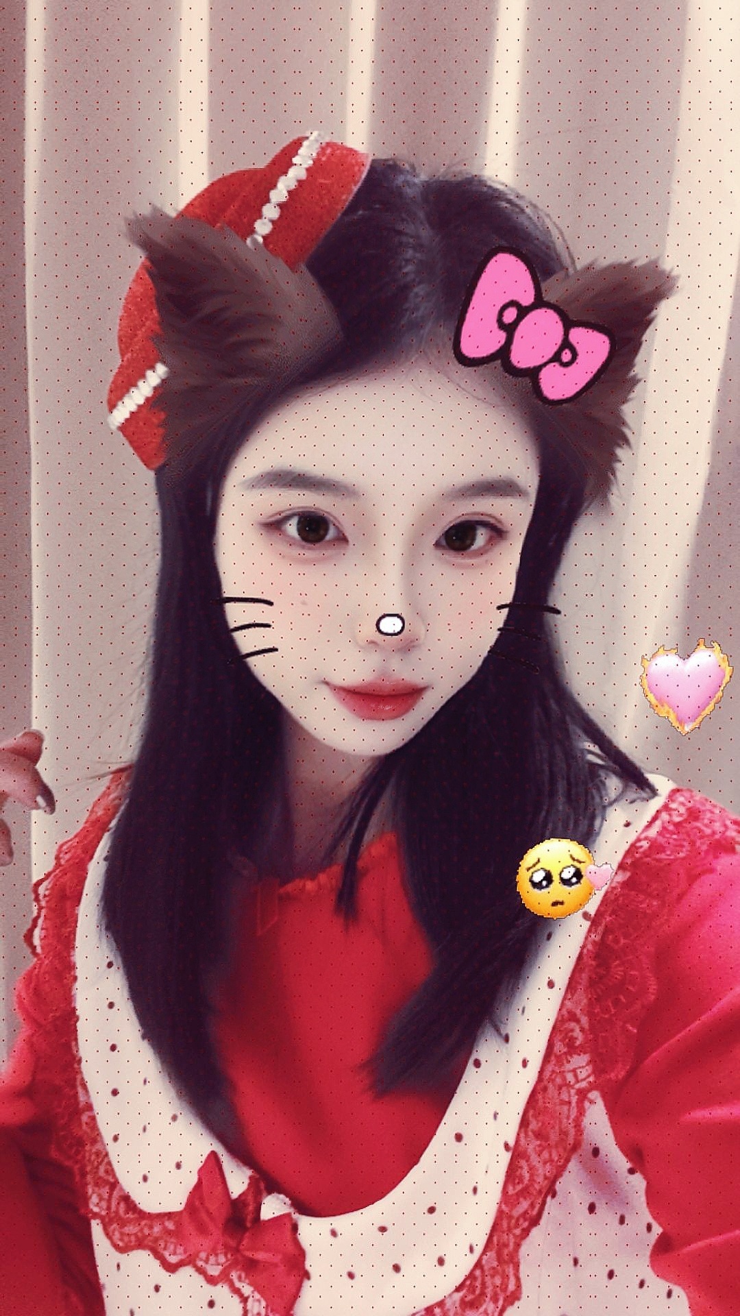 除了真诚不接受任何人的表演 